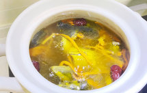 鲜香的乌鸡鲍鱼五指毛桃汤，滋补养生！