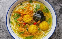 虫草鲍鱼乌鸡米线