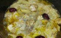 鲜掉舌头的竹荪鲍鱼土鸡汤