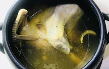 鲍鱼干松茸土鸡汤