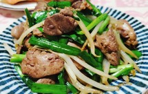 蚝油鸡肝炒韭菜（补血.养颜.保肝.明目）