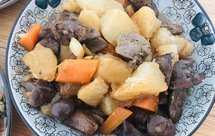 下饭菜 土豆胡萝卜炖鸡肝、鸡胗