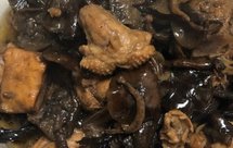 鸡块炖榛蘑