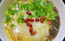 鸡汤米线（郑州上街有龙米线）