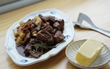 黑椒牛排粒炒年糕