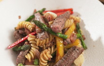 铁板黑椒牛柳炒意面