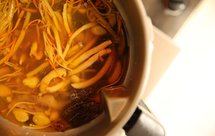 海参菌菇汤 手撕三黄鸡，红糖黑芝麻馒头&荔浦芋头 一锅三菜 玛捷斯