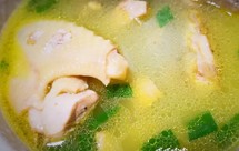 一锅治愈系的胡椒老母鸡汤