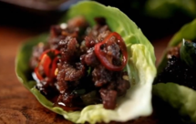 红椒牛肉末生菜卷