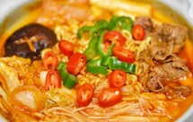 天冷的时候，来一锅热腾腾的韩式牛肉泡菜锅