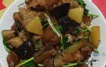 万物皆可烧之土豆香菇面筋烧牛筋