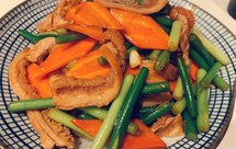 蒜苔炒牛肚 酥软入味，下饭利器