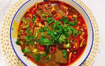 【青花椒麻辣鸭血】汤汁浓郁，麻辣鲜香