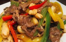 《白玉菇彩椒炒牛肉》春暖花开、想尽办法吃进满腹色彩，余生都是阳光☀️