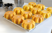 烤了一盘花儿~八角南瓜大鼓面包