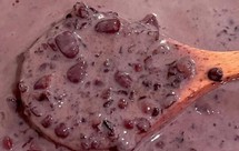 红豆黑米牛奶粥