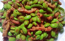 不加味精的家常小炒青椒炒肉丝快手下饭菜青椒毛豆肉丝，色香味俱全！夏天没胃口来一盘毛豆炒肉就够了！