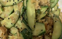 黄瓜拌油条（好吃到根本停不下来）