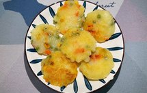 香煎胡萝卜玉米青豆粒土豆饼