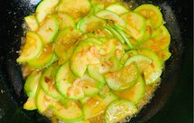 虾皮炝西葫 补钙神器