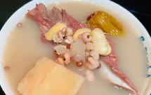 赤小豆扁豆薏米粉葛煲猪骨汤