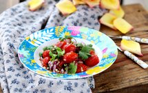 初春巧吃拌菜保护肠胃：清新圣女果暖食沙拉