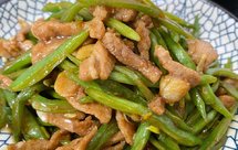 炒鸡下饭的芸豆角（扁豆）炒肉丝