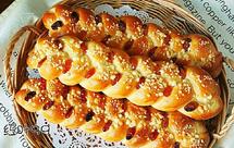 葡萄干奶酥辫子面包