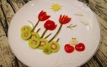 盛开的郁金香（圣女果盘饰）