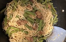 刀豆五花肉焖面