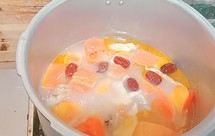 八分熟木瓜鸡肉汤