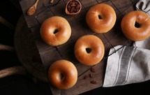 黑糖朗姆葡萄干贝果