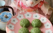 玲娜贝儿都真香了的「开心果柚子乳酪月饼」