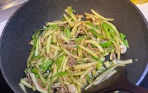 炒青椒肉丝西瓜皮