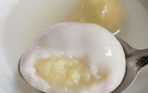 孩子们包的榴莲馅的汤圆