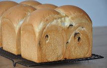 酒渍葡萄干吐司