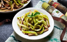 鸡蛋干拌西瓜皮