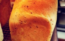 亚麻籽无花果吐司