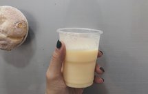 榨汁机里的哈密瓜奶昔