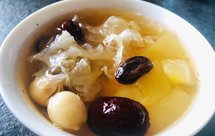 银耳香瓜莲子红枣羹（孕妈夏季解暑养颜）