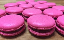 法式马卡龙（附6种夹馅做法）（白巧香草甘纳许夹馅/黑巧甘纳许夹馅/柠檬酱夹馅/玫瑰酱夹馅/蓝莓杏仁膏夹馅/覆盆子果味夹馅）