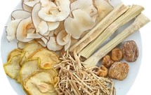 入秋来一碗清热润肺海底椰甘蔗雪梨水