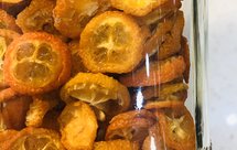 把春节金桔小树上金灿灿的果子做成美味佳肴吧（1）——自制金桔干茶