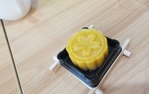 流心奶黄桃山月饼