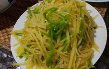 〈辣椒炒土豆丝〉，新手必学，欣小厨 