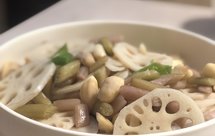 鸡头梗(藕带)、菱角炒藕片