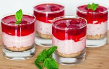 覆盆子芝士慕斯果冻甜点