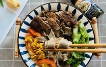 #不容错过的鲜美滋味#西红柿鸡蛋生菜卤牛肉煮荞麦刀削面