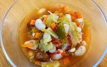 1年7本食谱100道菜，之53：香肠甘蓝白豆汤