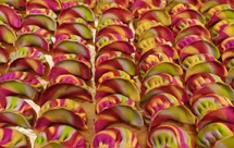 彩虹饺子（蔬菜汁、果汁和面）